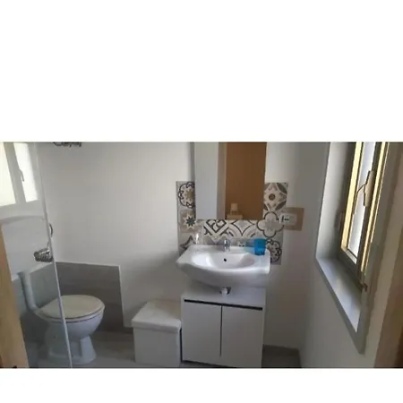 Lino's House Bed & Breakfast